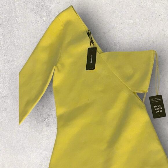 Express | NWT One Shoulder Long Sleeve Cutout Midi Sweater Dress Size Small - Picture 3 of 8